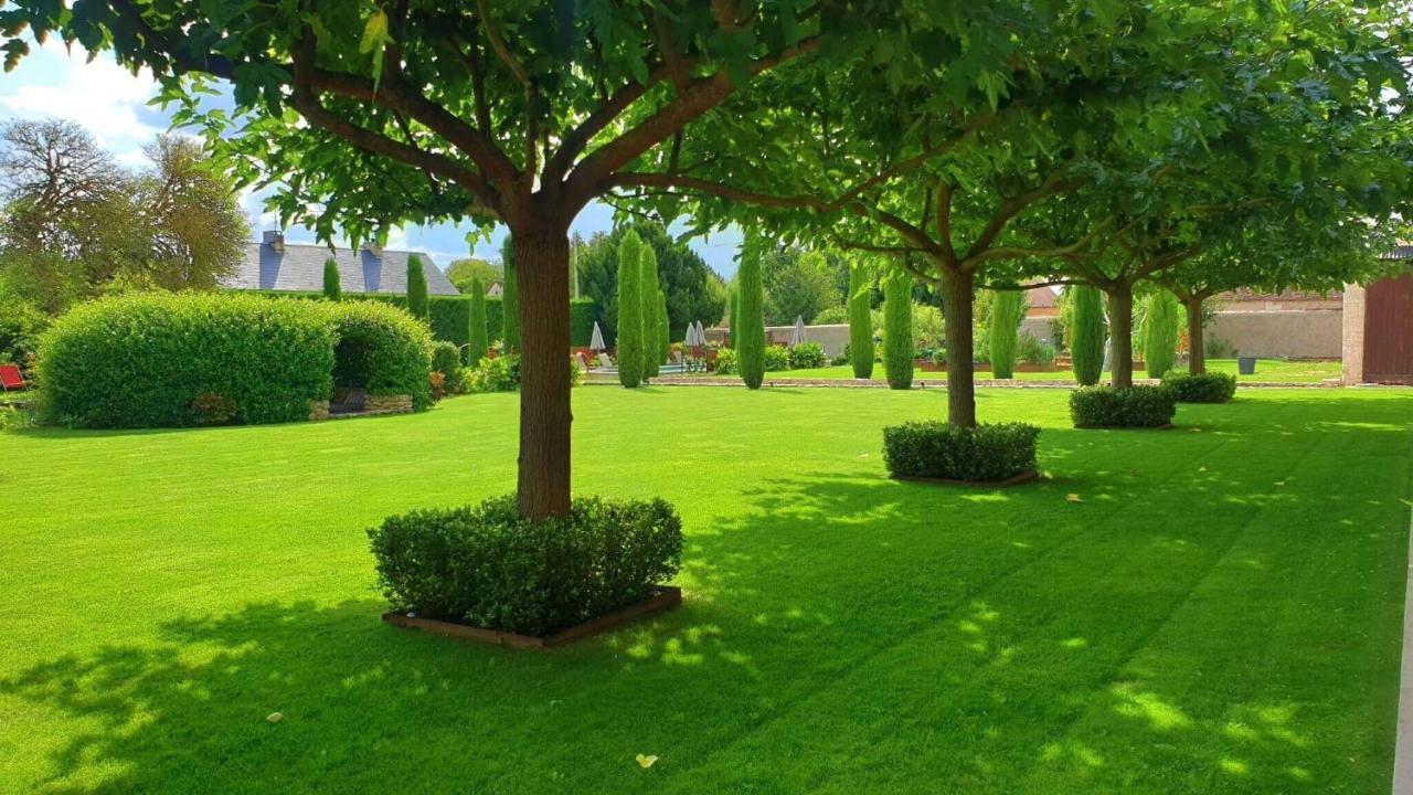 Bed and Breakfast Les Loges De Saint Eloi Pontlevoy Exterior foto